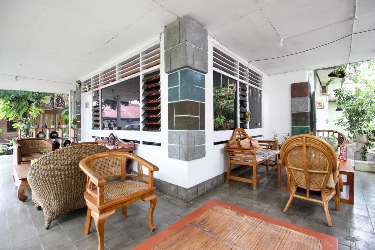 Reddoorz Near Rumah Sakit Wirosaban Salakan Exterior foto