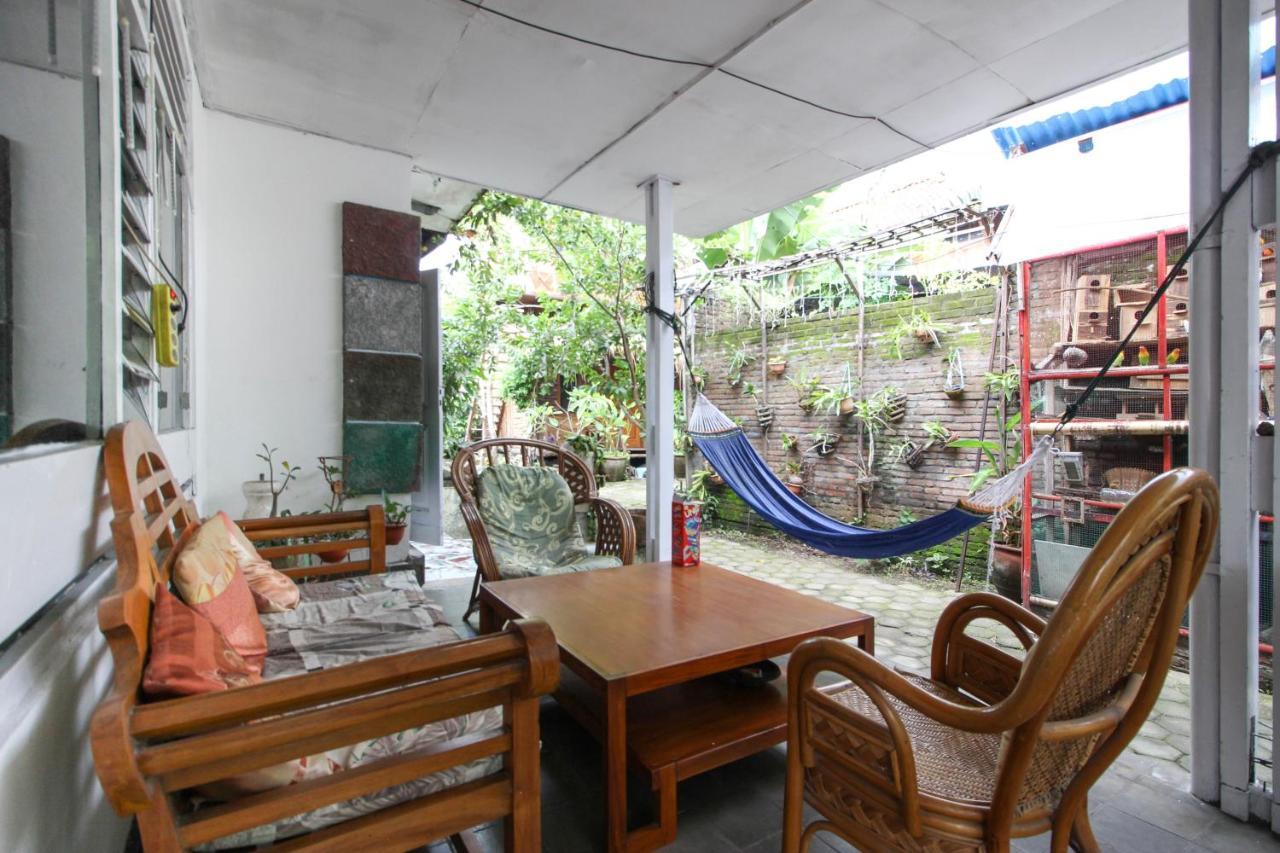 Reddoorz Near Rumah Sakit Wirosaban Salakan Exterior foto