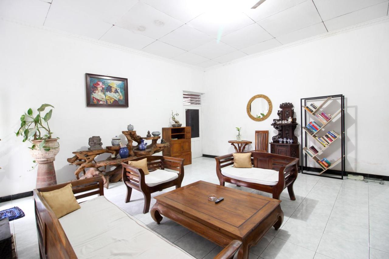 Reddoorz Near Rumah Sakit Wirosaban Salakan Exterior foto